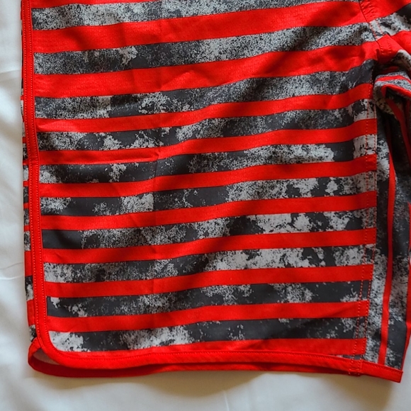 *Host Pick* North Face board shorts - Picture 6 of 16